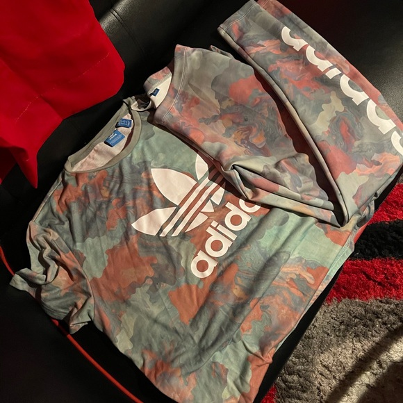 Pants - Adidas 2 piece leggings set☺️